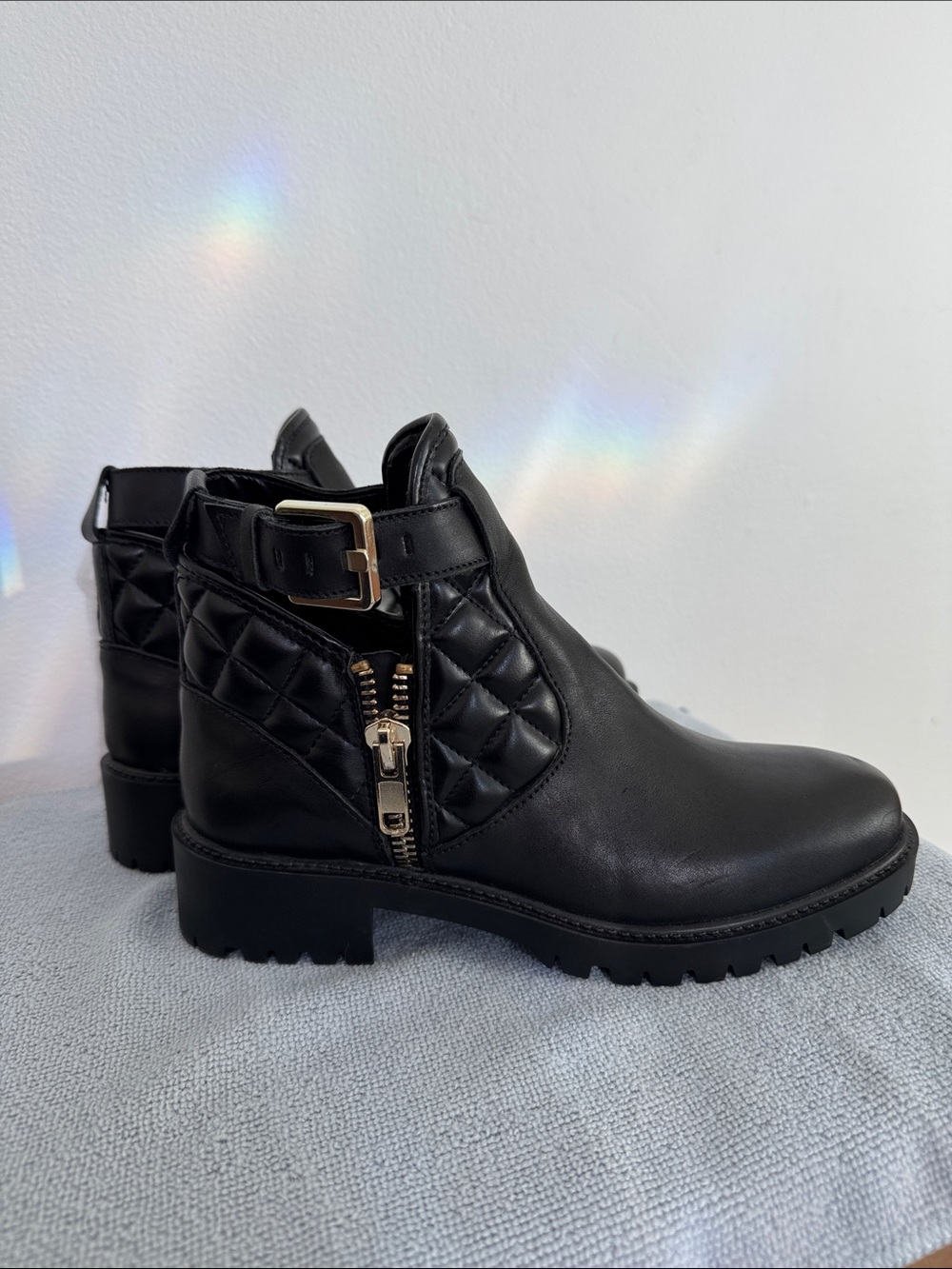 Zara Women's Black Quilted Leather Ankle Boots with Gold Hardware - circa 2010s